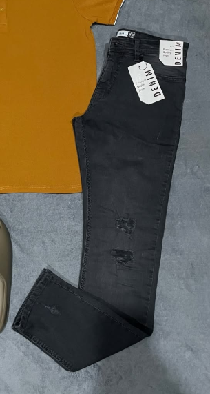 Jeans size 32