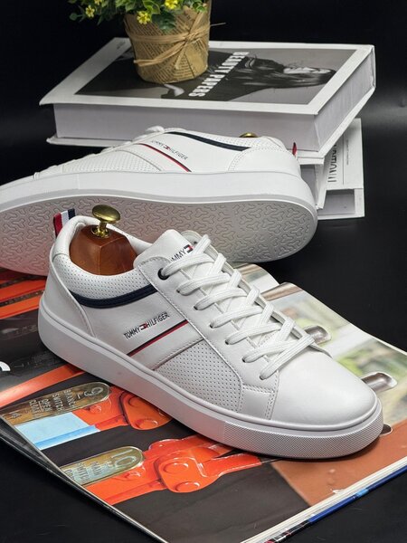 TOMMY HILFIGER ALL WHITE