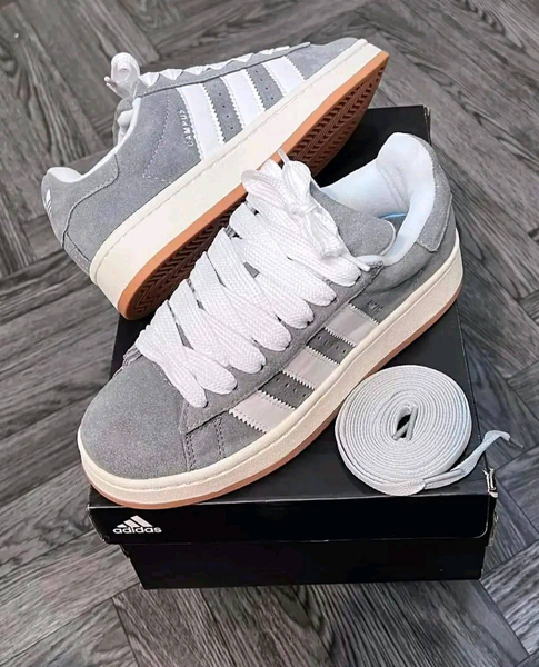 Chaussure gris