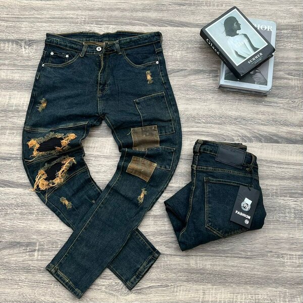 Stock jeans tra