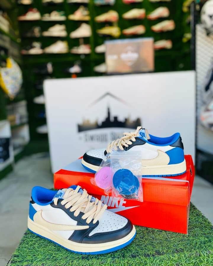 Low top j 1