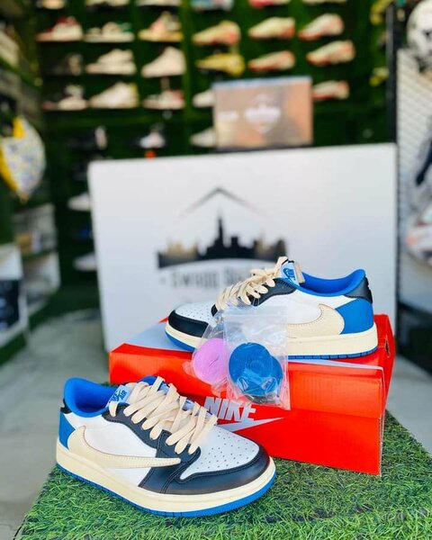 Low top j 1