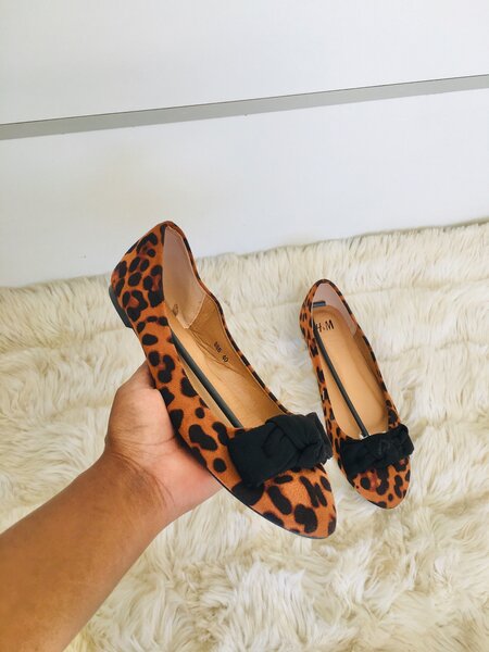 Ladies pumps
