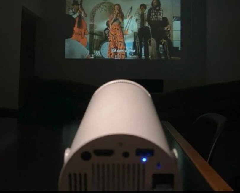Projecteur hy300
