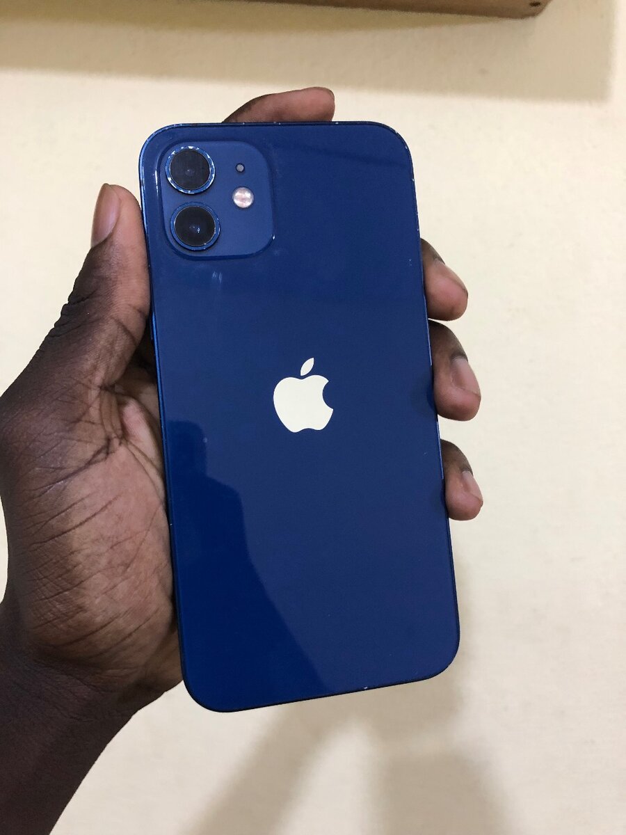 iPhone 12 simple