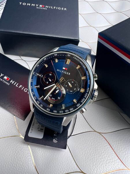 WRIST WATCH