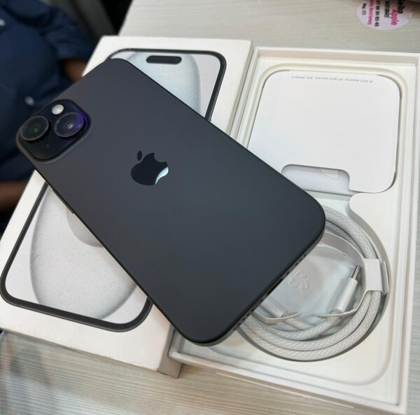 iPhone  15