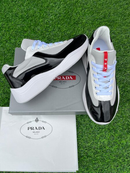 Sneakers Prada colorées tendance