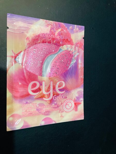 Vitamin C eye mask