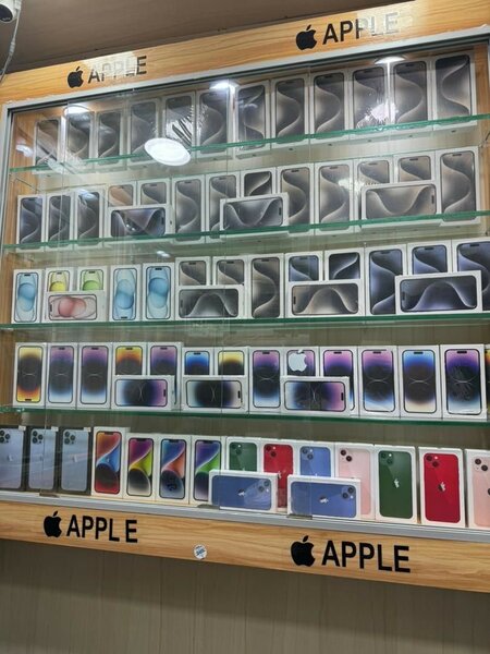 iPhone à 15 pro Max neuf et scellé