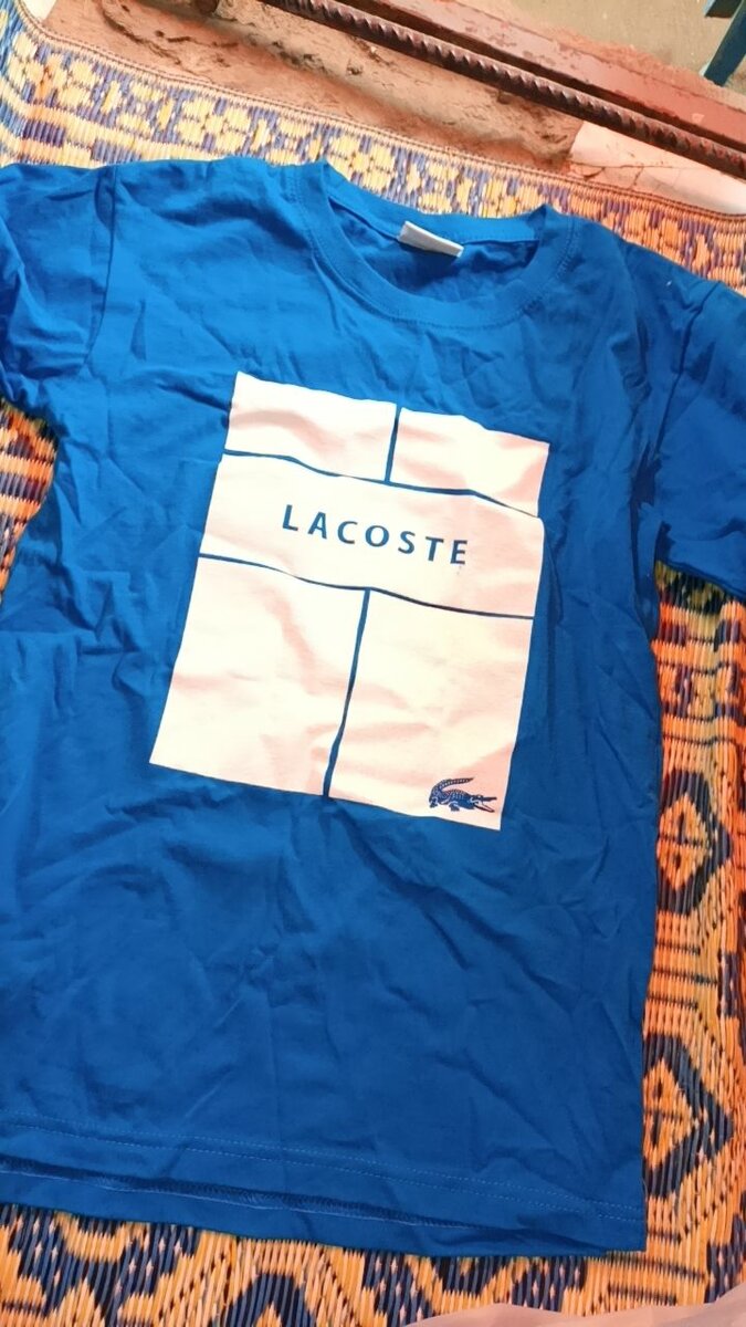 T-shirt bleu Lacoste enfant
