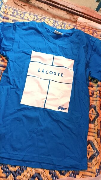 T-shirt bleu Lacoste enfant