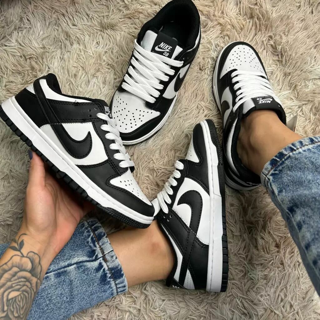 Baskets Noires et Blanches