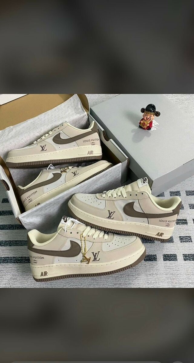 LOUIS VUITTON AIRFORCE 1