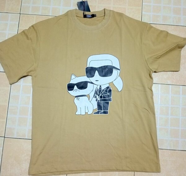 Tee shirts