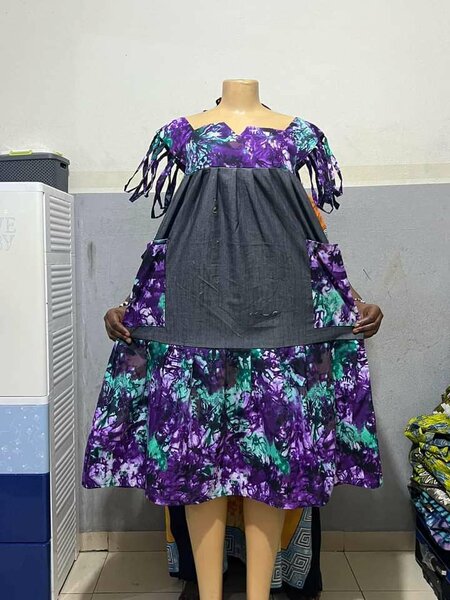 Robe disponible a 8000fr