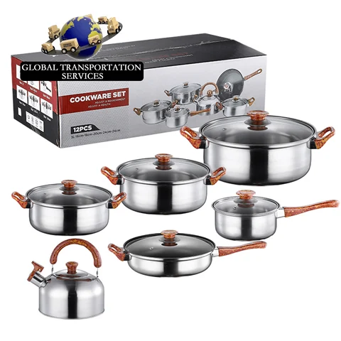 Four électronique et assiettes et goud