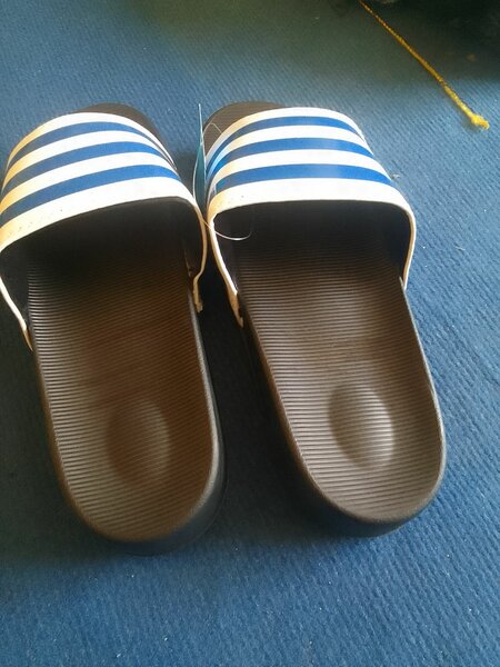 Adidas slide