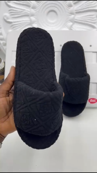 Ladies slippers