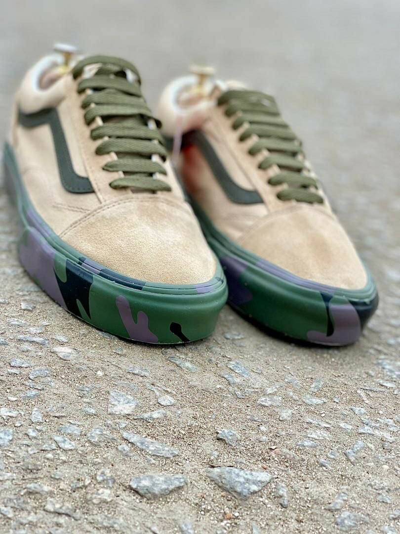 Vans hot school