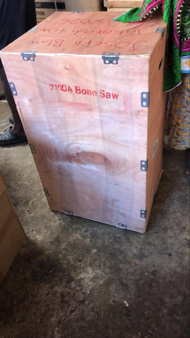 Bone saw machine