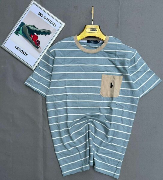T-shirt rayé style décontracté