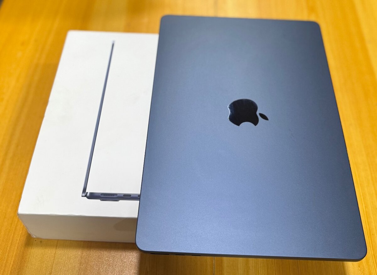 macbook air m3 2024