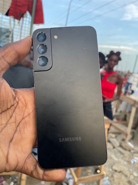 Samsung s 22 plus 512giga wifi