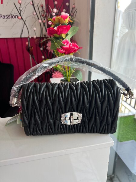 Hand bag
