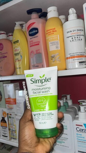 Nettoyant Visage Hydratant Simple