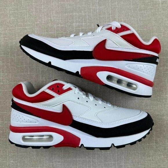 Baskets Air Max rouges et blanches