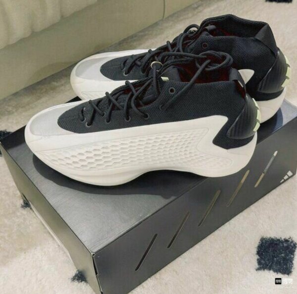 ADIDAS AE1