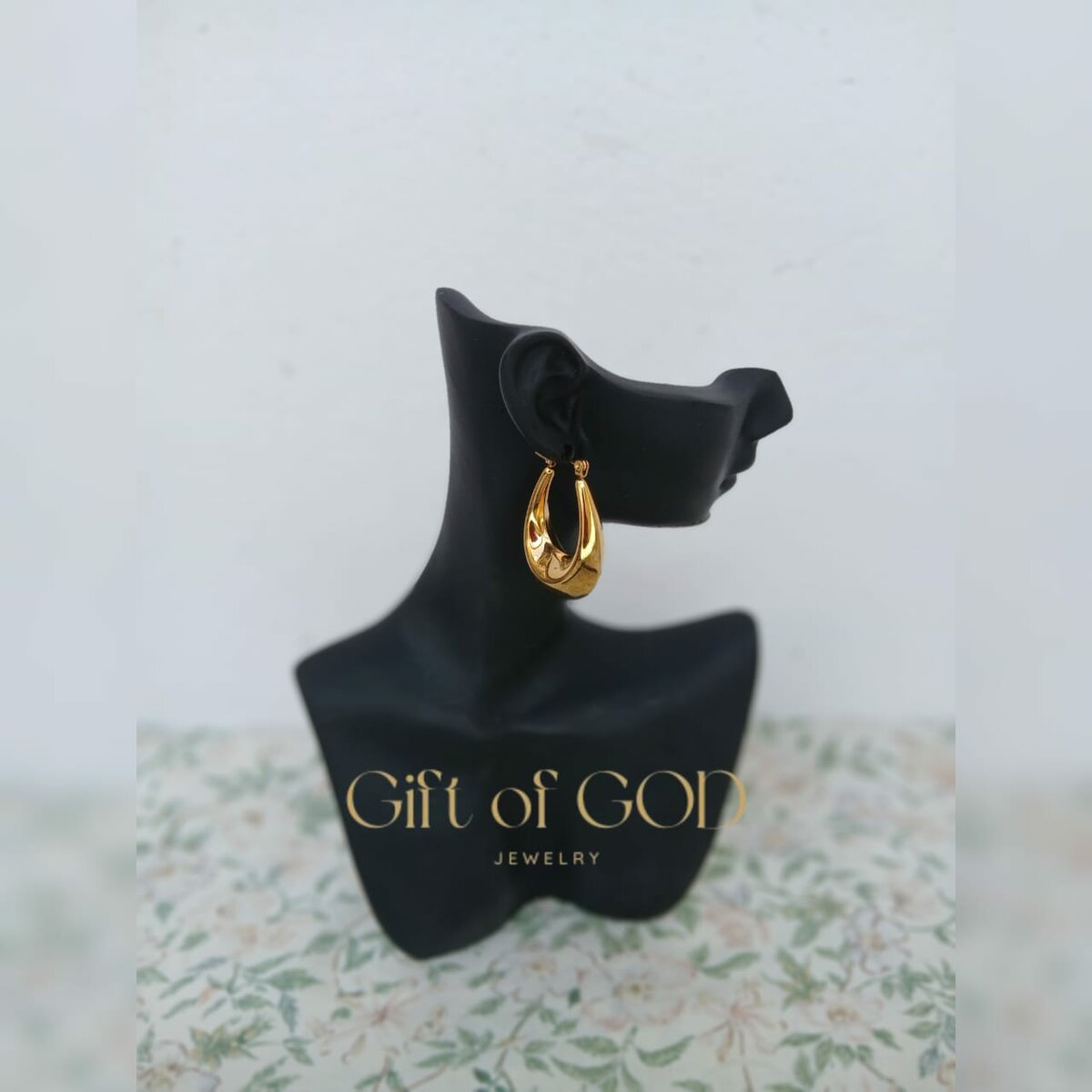 Boucles d'oreilles élégantes dorées