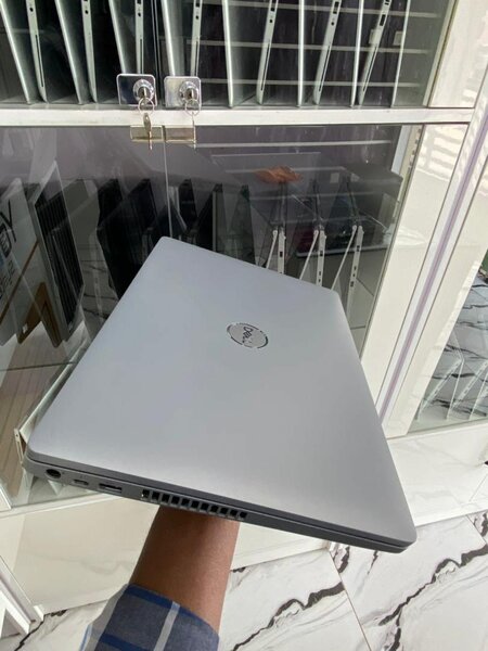 Dell Precision 3551