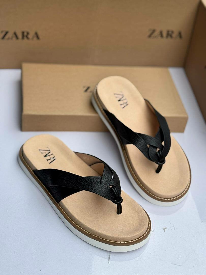 Gucci slippers