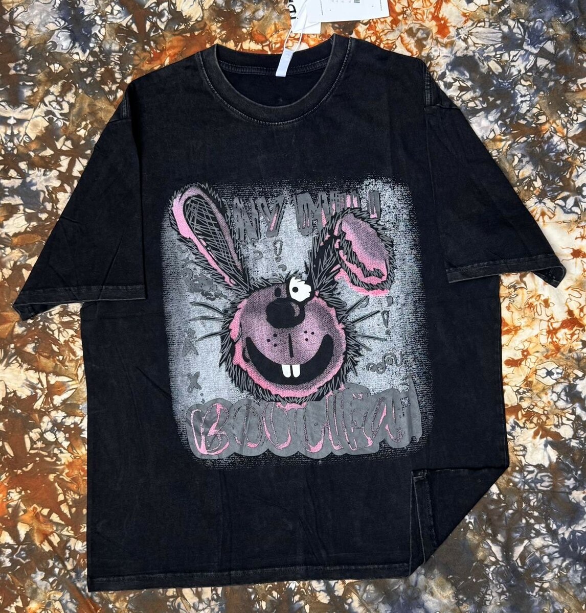 T-shirt graphique coloré
