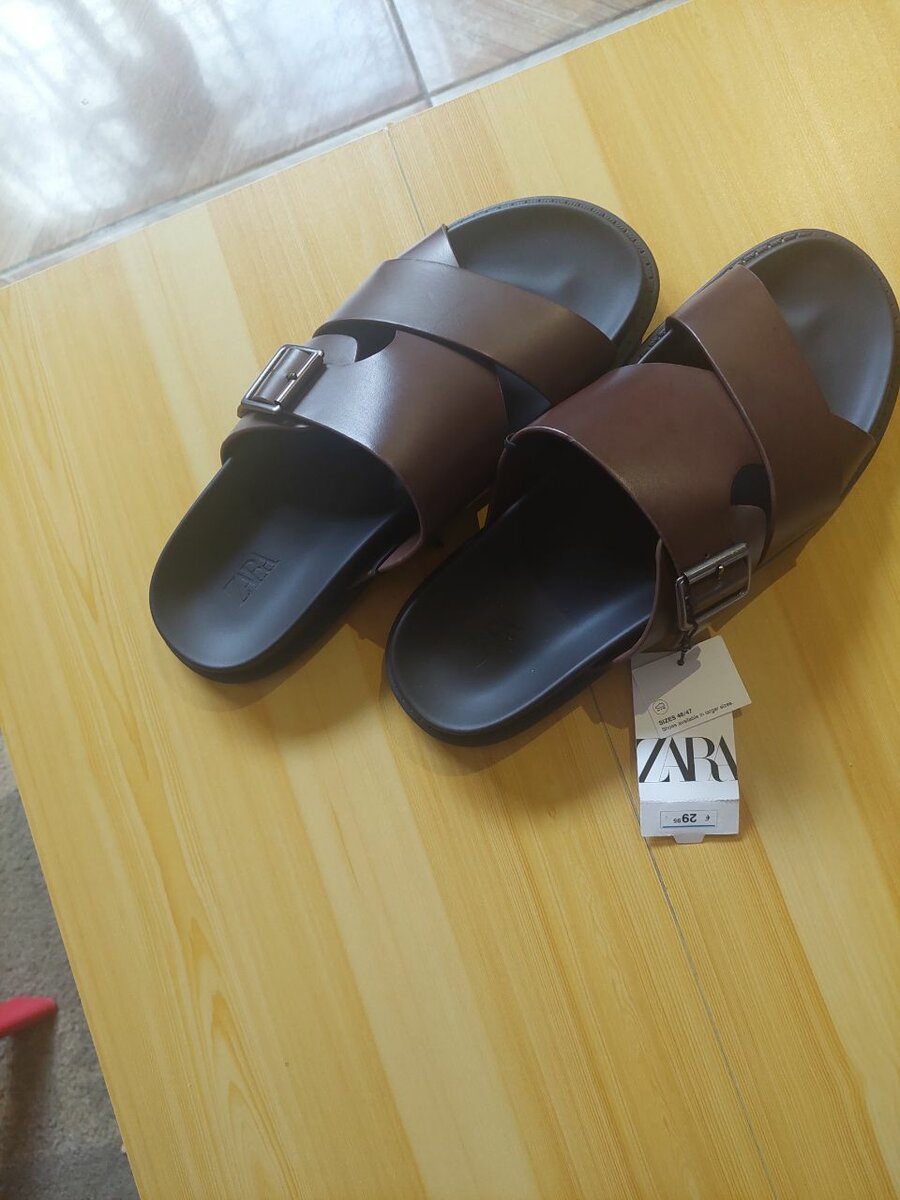Sandales ZARA authentique