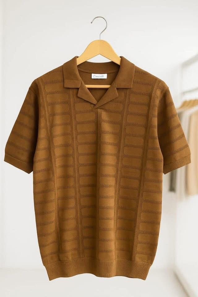 Polo en maille marron chic