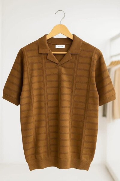 Polo en maille marron chic