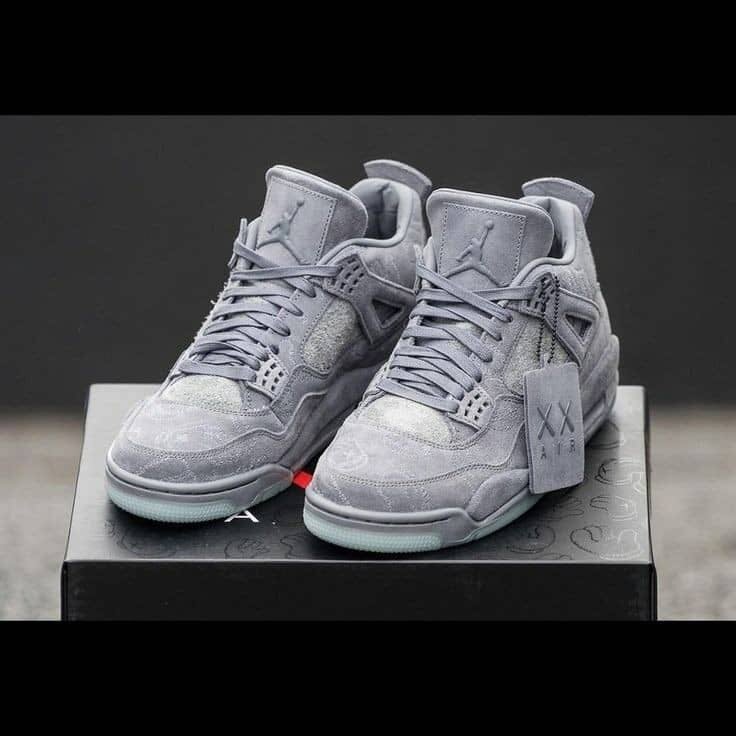 JORDAN 4