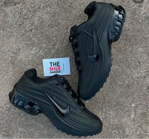 NIKE CLASSIC