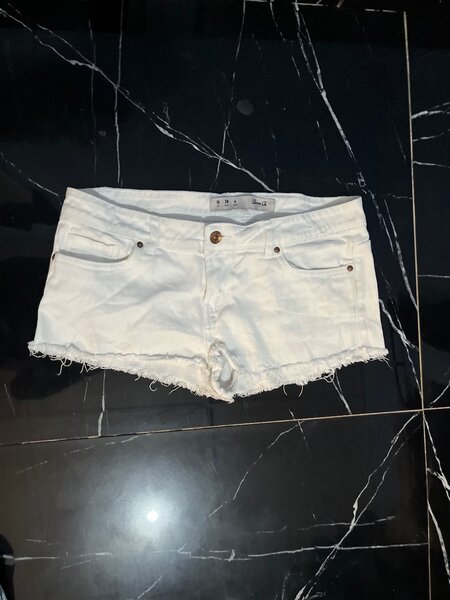 Short jeans