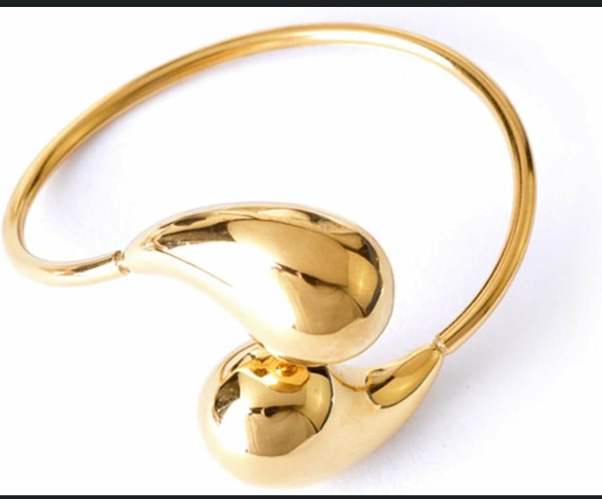 Tear drop bracelet