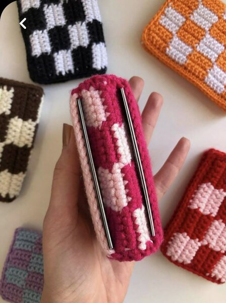 Porte-cartes crochetés colorés
