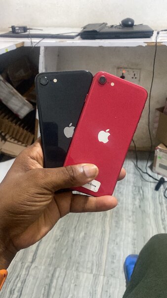 iPhone SE 2/64/128