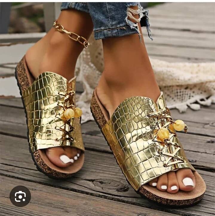 Sandales dorées chic femme