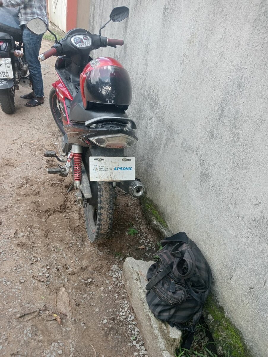 Moto KTM rouge