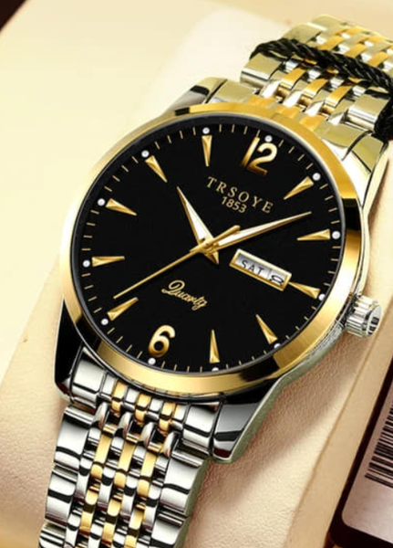 Montre de LUXE CURREN. 
