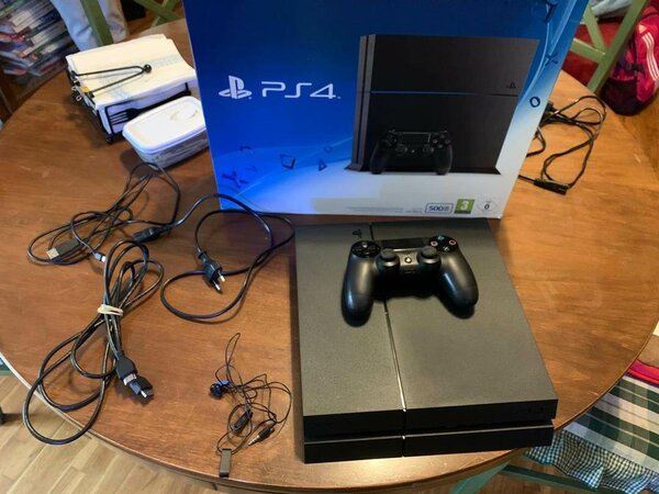 PS4  price 1000