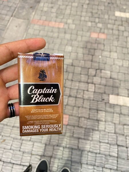 Captain black cigarette